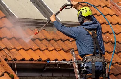 Démoussage et hydrofuge de toiture au Molay-Littry